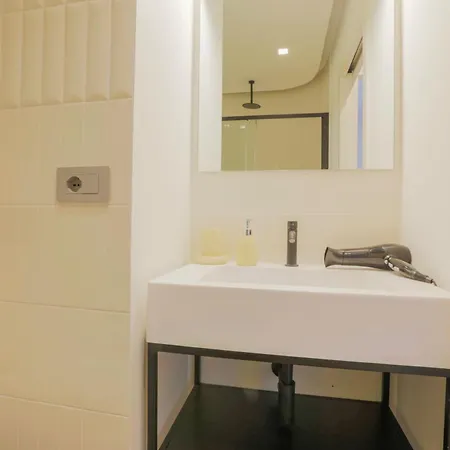 Private Luxury 5 Bedroom - Station Lejlighed